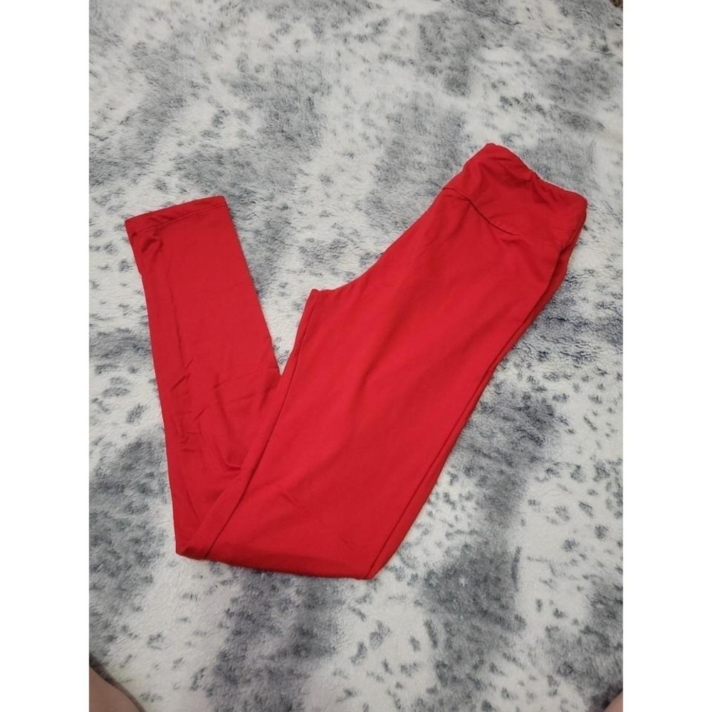 Red Lularoe leggings